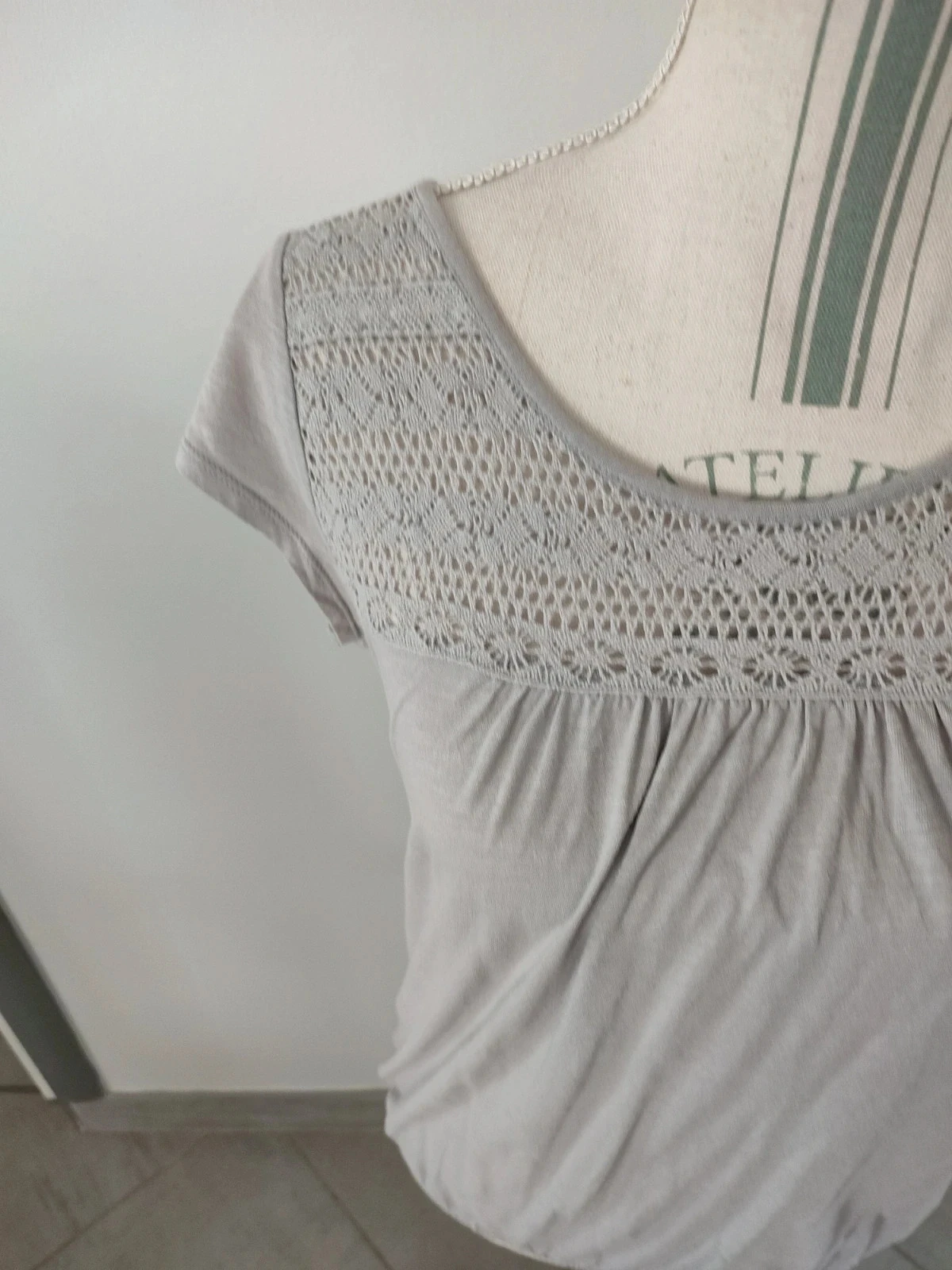Women's short-sleeved top size 38 – photo 4